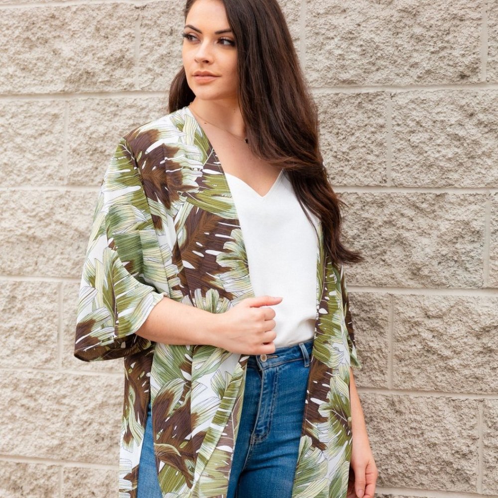 New Junior's Cute Boutique Leaf print cardigan